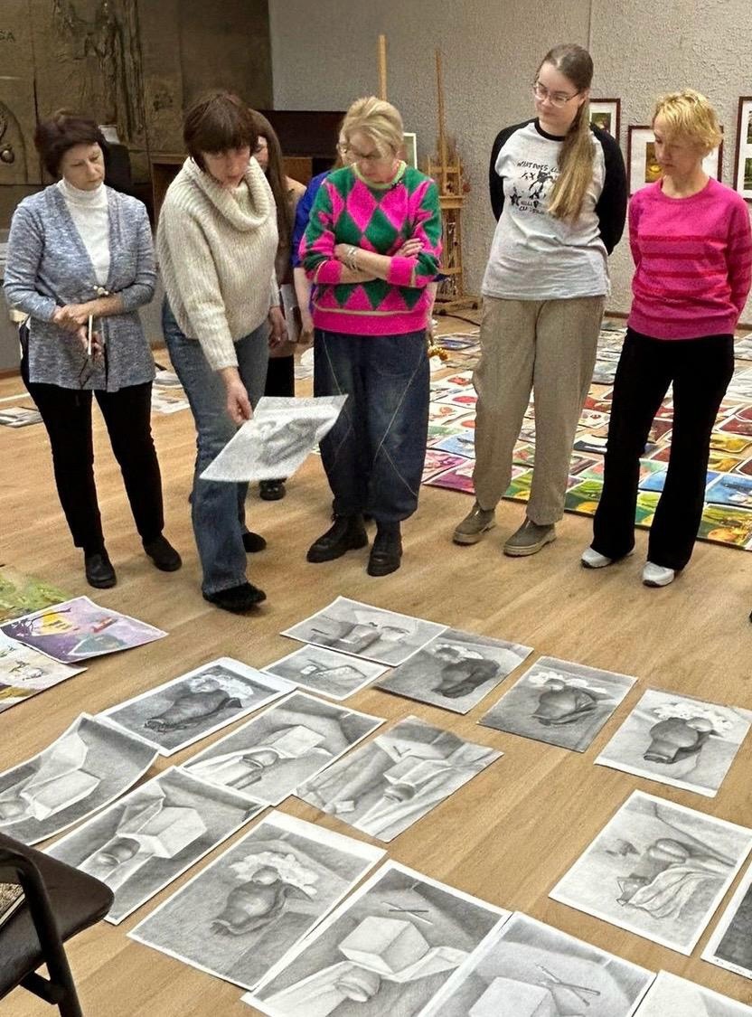 Прошел отбор лучших работ по живописи,рисунку и композиции внутришкольного конкурса «Лучший ученик»