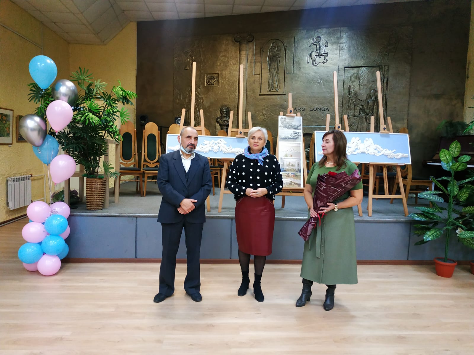 Открытие персональной выставки А.В.Тонких члена СХ России, преподавателя МБУ ДО ДШИ №2 г.Липецка