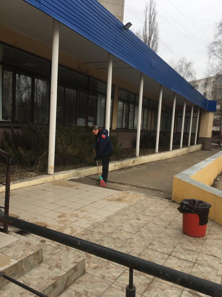 Субботник прошел в ДХШ №2 им. В.И. Сурикова