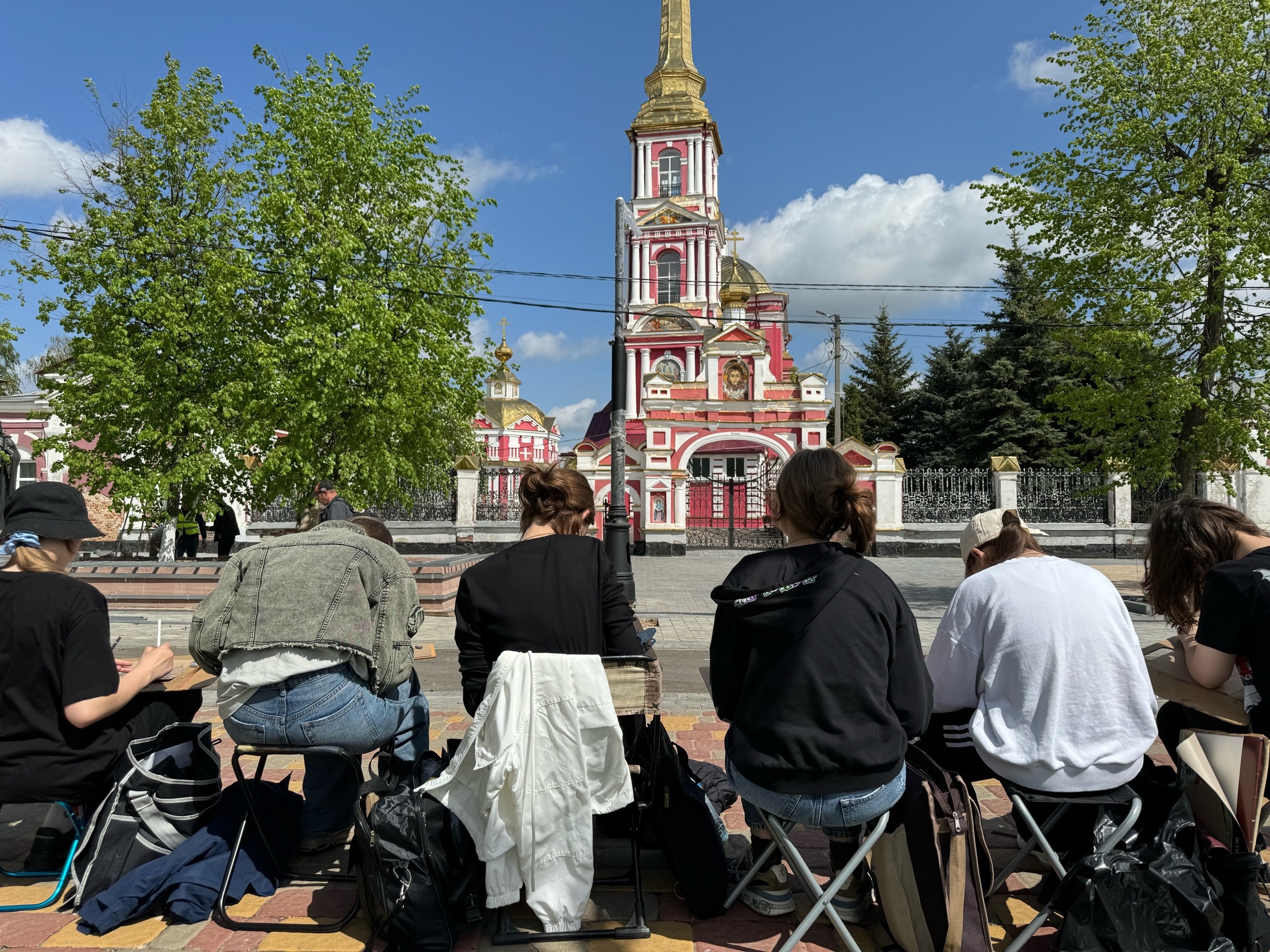 Юные художники посетили Мичуринск