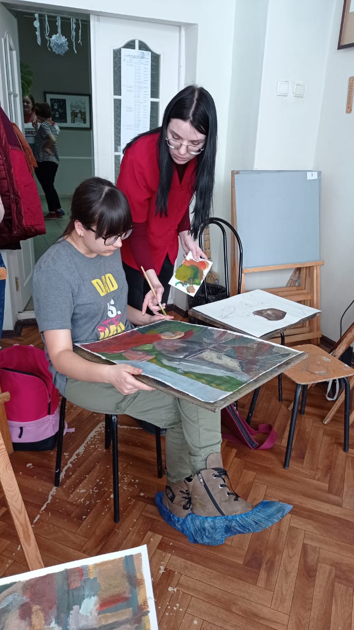 Педагогическая практика студентов ЛГПУ им. П.П. Семенова-Тян-Шанского проходит в ДХШ №2 им. В.И. Сурикова