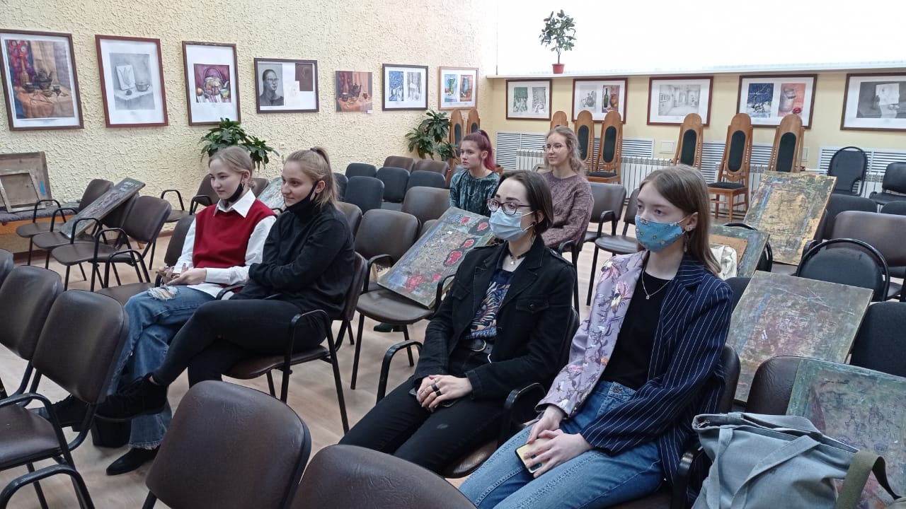 Педагогическая практика студентов ЛОКИ им. К.Н. Игумнова завершилась в ДХШ №2 им. В.И. Сурикова