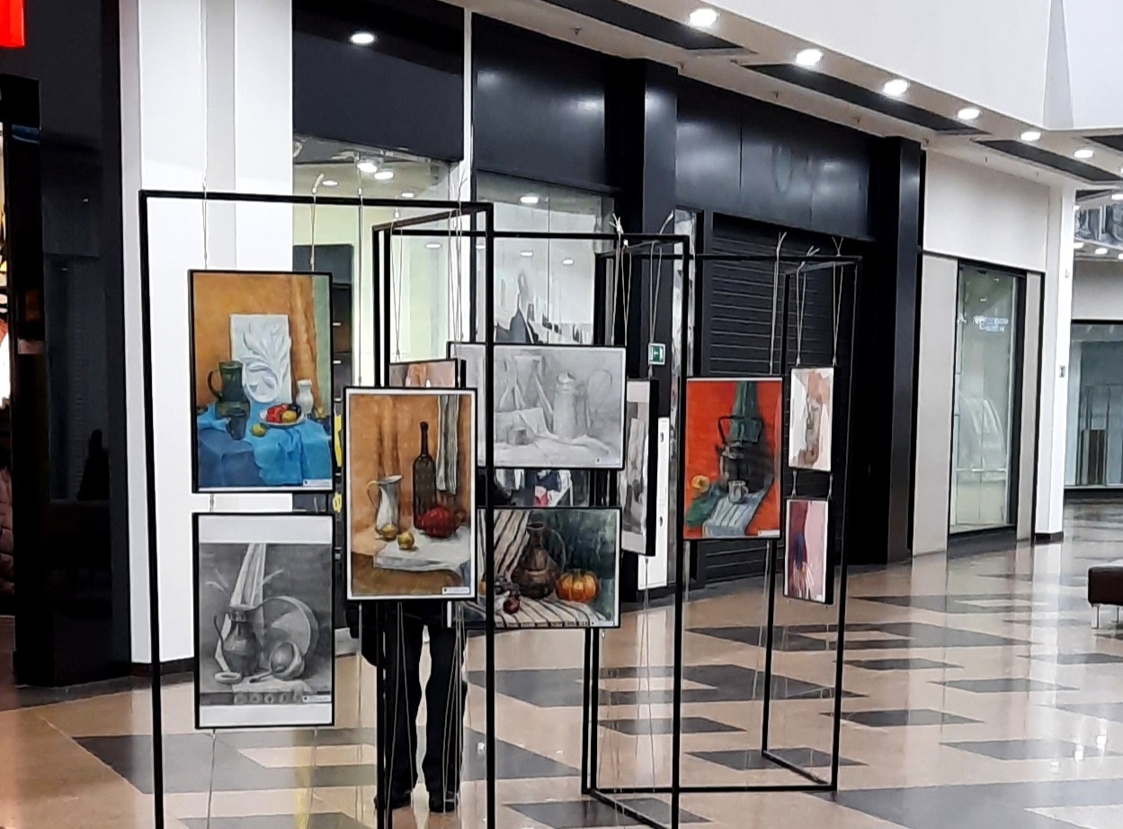 Осваиваем новые выставочные площадки нашего города ТРЦ Европа.