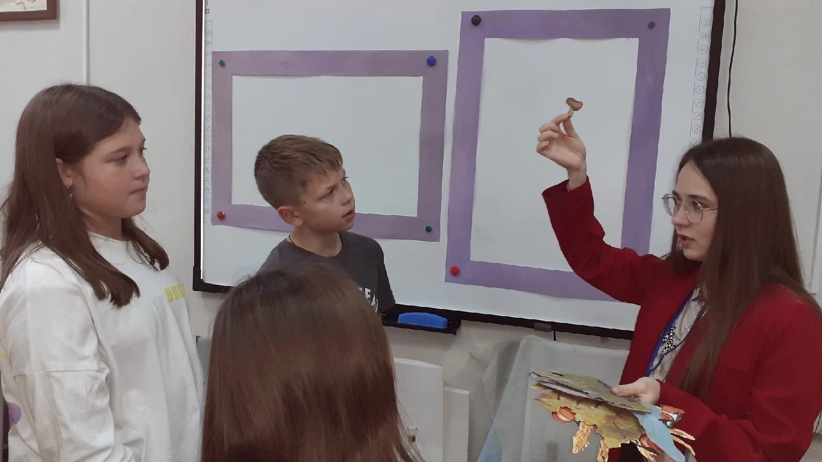 Практиканты ЛГПУ им.П.П.Семена-Тян-Шанского у нас в школе на практике.