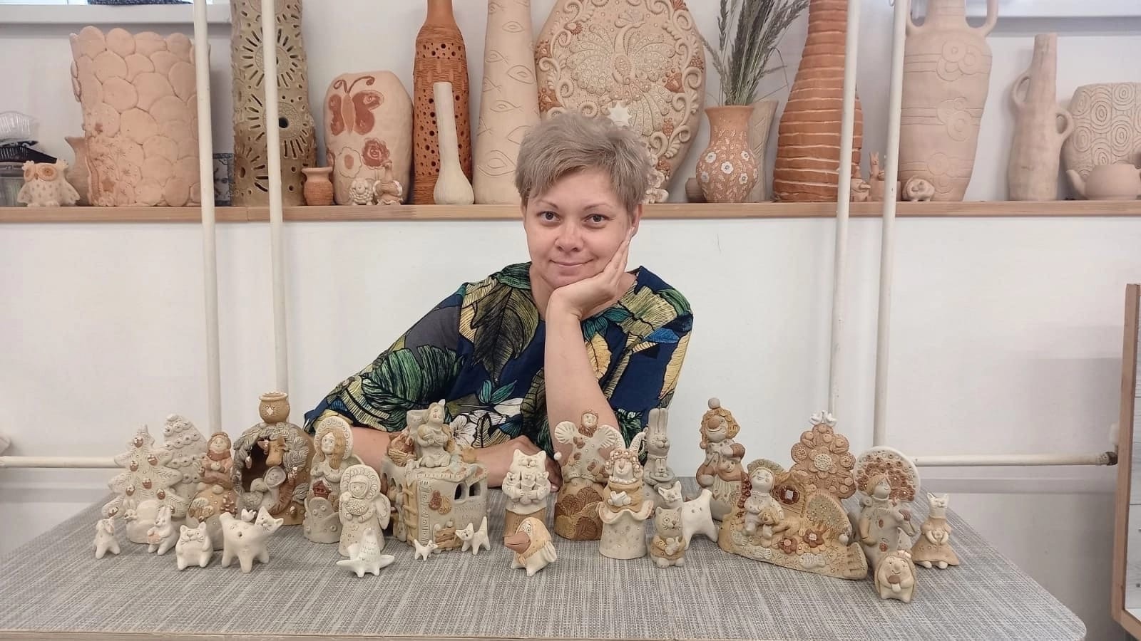 В ШКОЛЕ ОТКРЫЛАСЬ ВЫСТАВКА ДИВЕЕВСКОЙ ГЛИНЯНОЙ ИГРУШКИ!