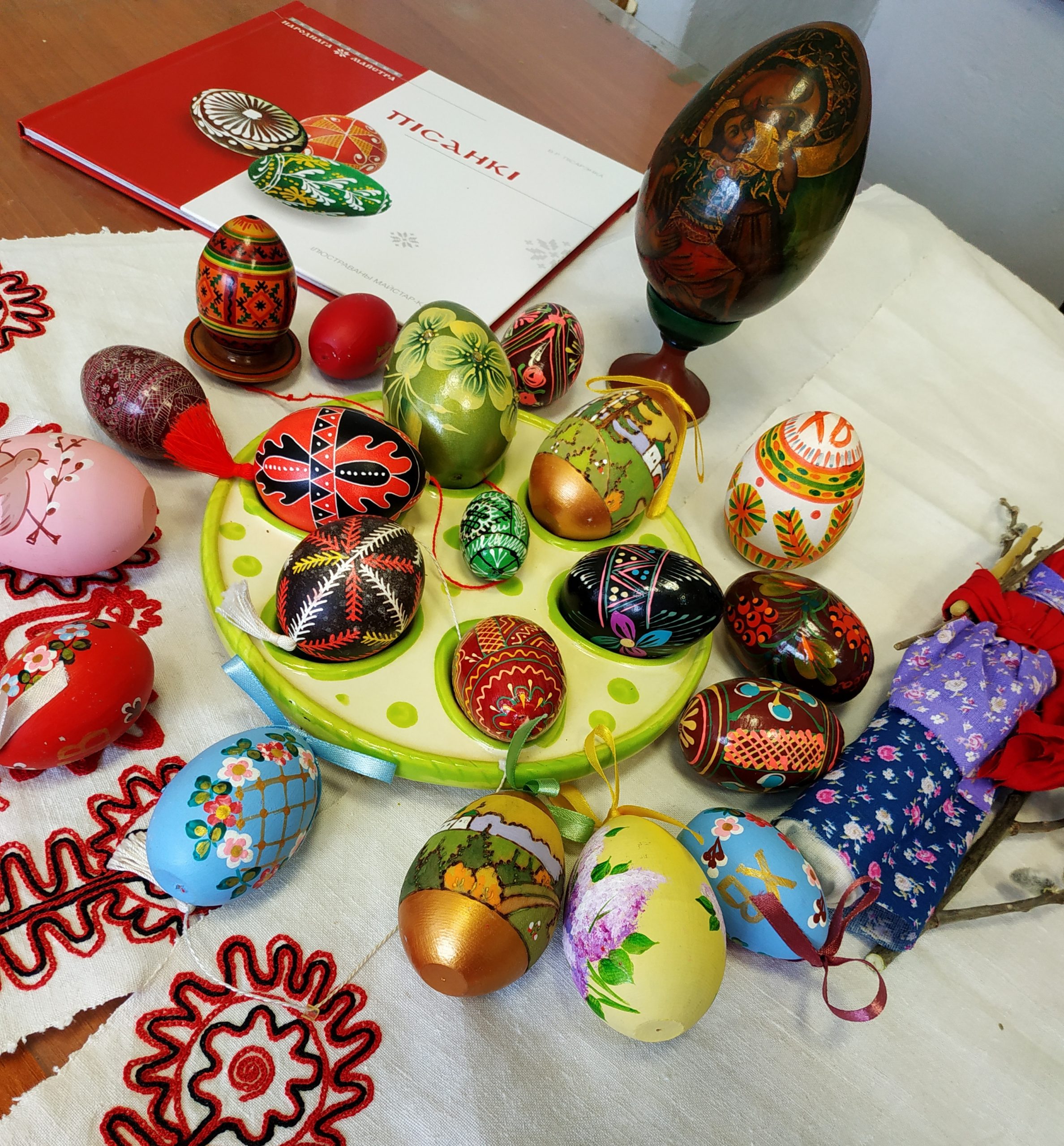 Как нарисовать писанку?! Сейчас расскажем...