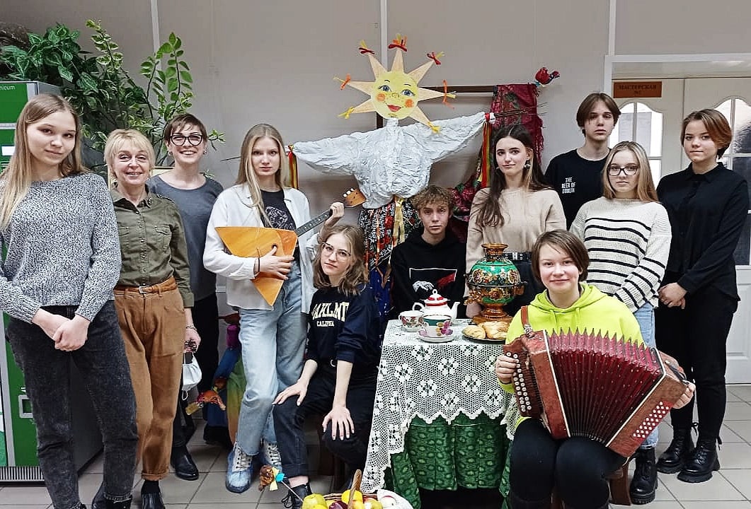 ДХШ №2 им. В.И. Сурикова поздравляет всех с Широкой Масленицей!