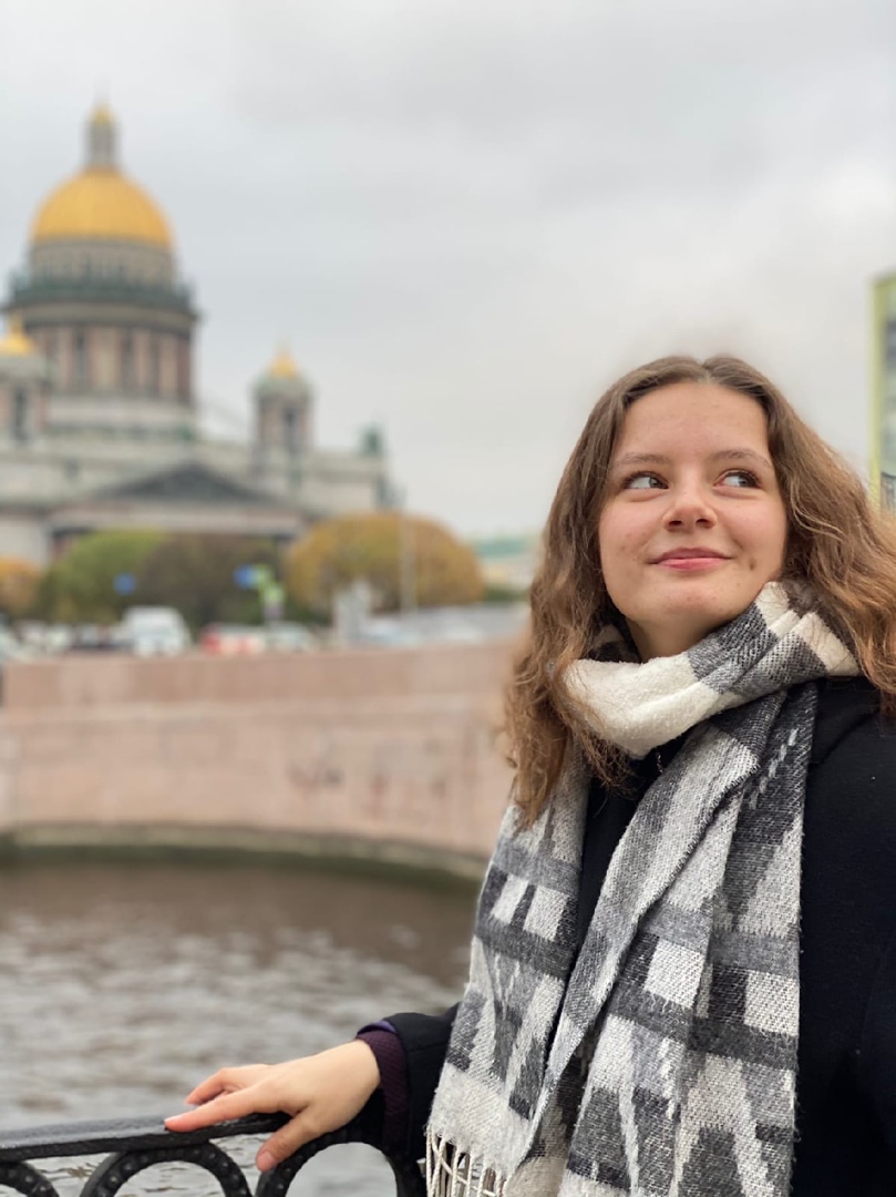 Интервью выпускницы ДХШ №2 им. В.И. Сурикова Шершневой Валерии о поступление в СПБГУПТД