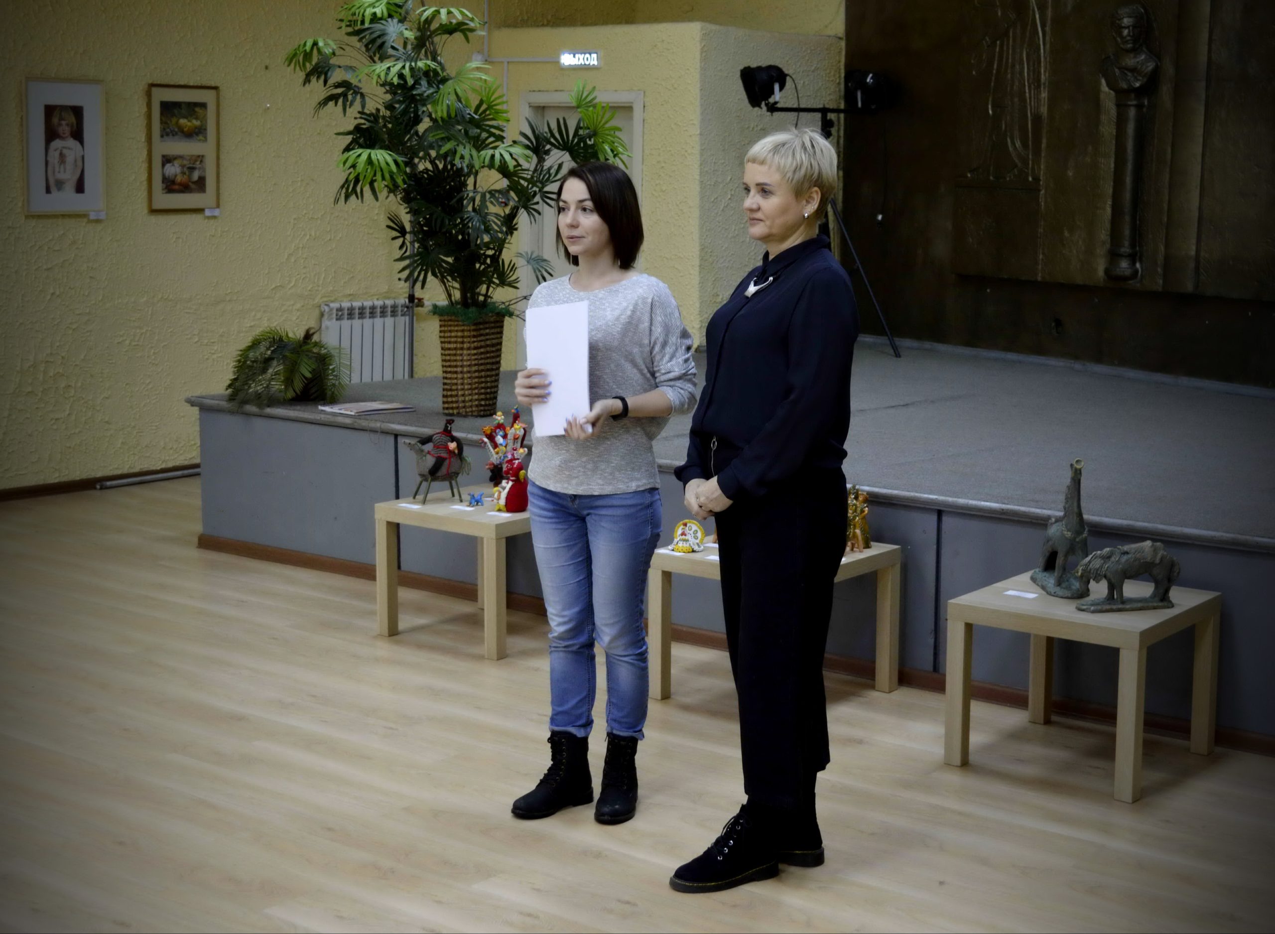 Открытие городской выставки преподавателей ДХШ и ДШИ художественных отделений