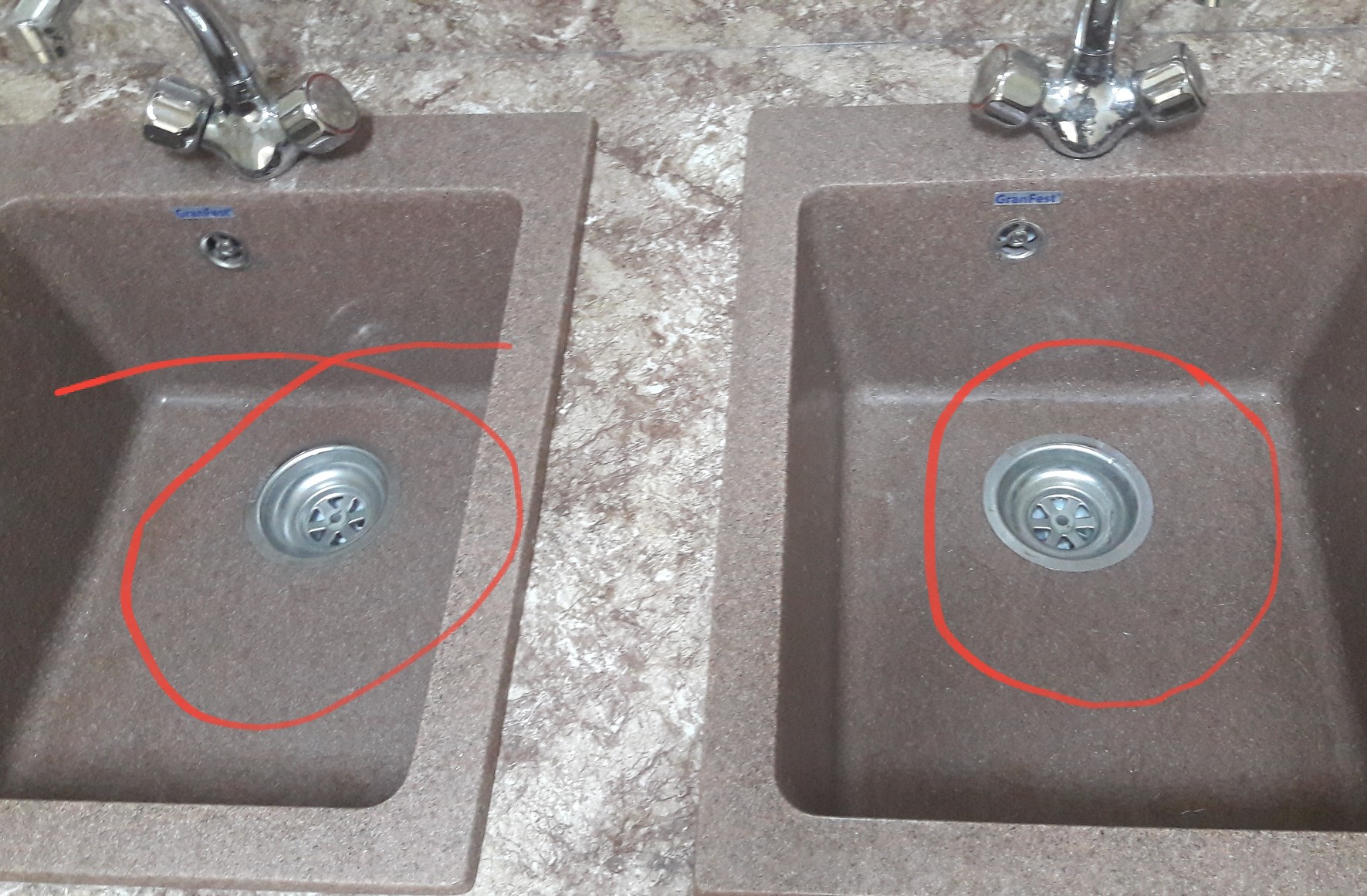 Не успели поставить новые умывальники, как уже 2 сентября сеточки металлические для задержания мусора были украдены.