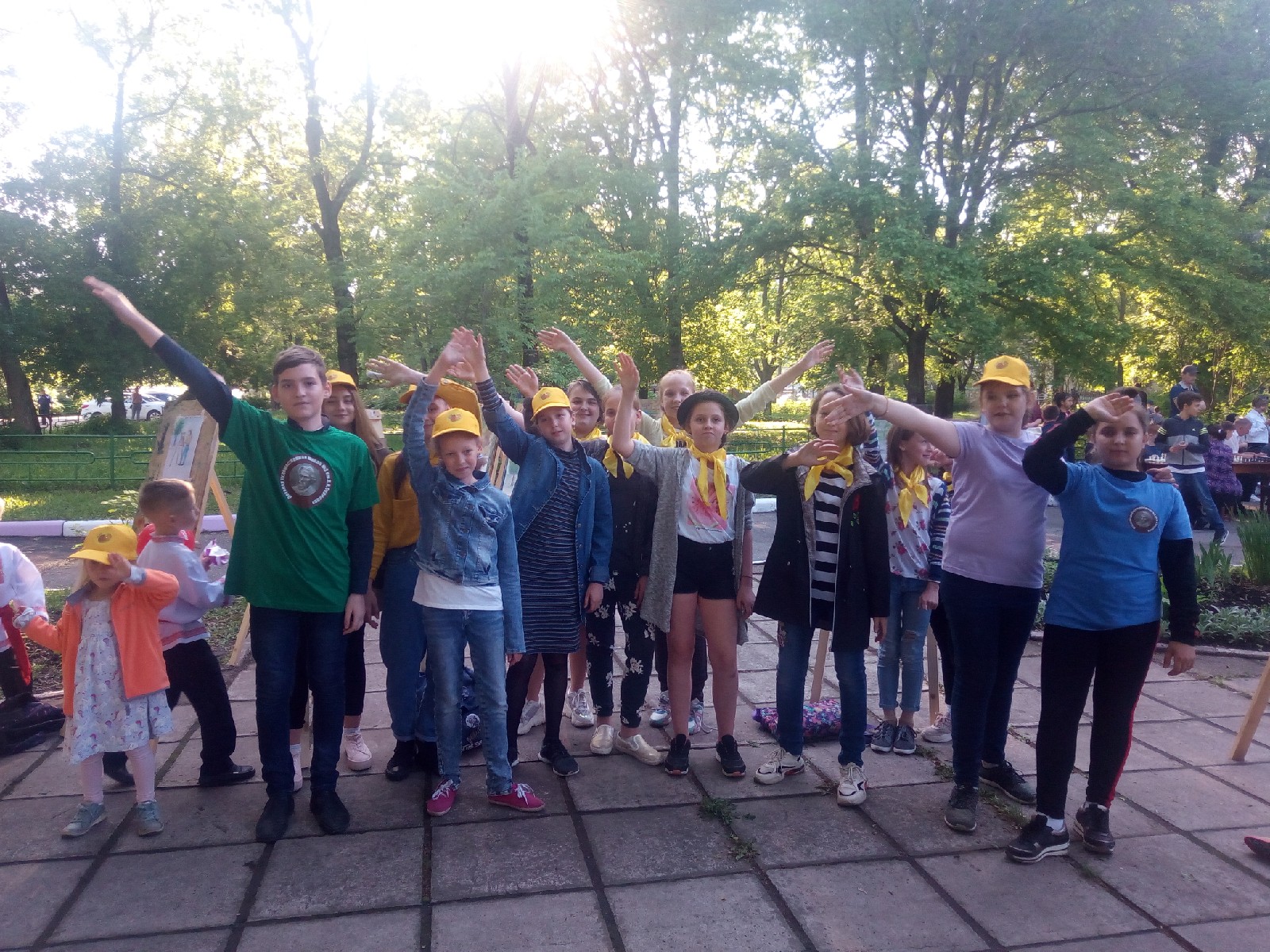 Учащиеся ДХШ №2 им. В.И. Сурикова приняли участие в «Фестивале читающих семей»