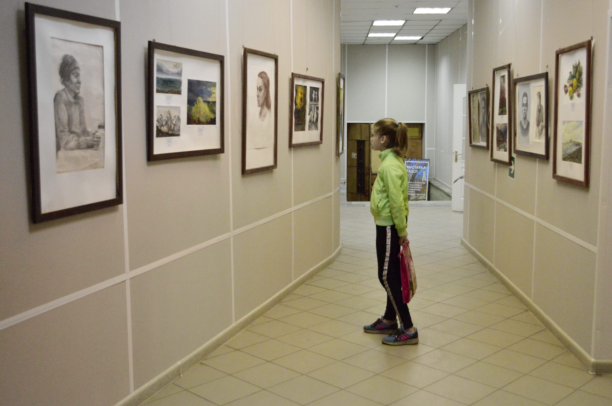 Выставка работ учащихся, прошедших обучение в образовательном центре «Сириус» открылась в ДХШ №2 им. В.И. Сурикова