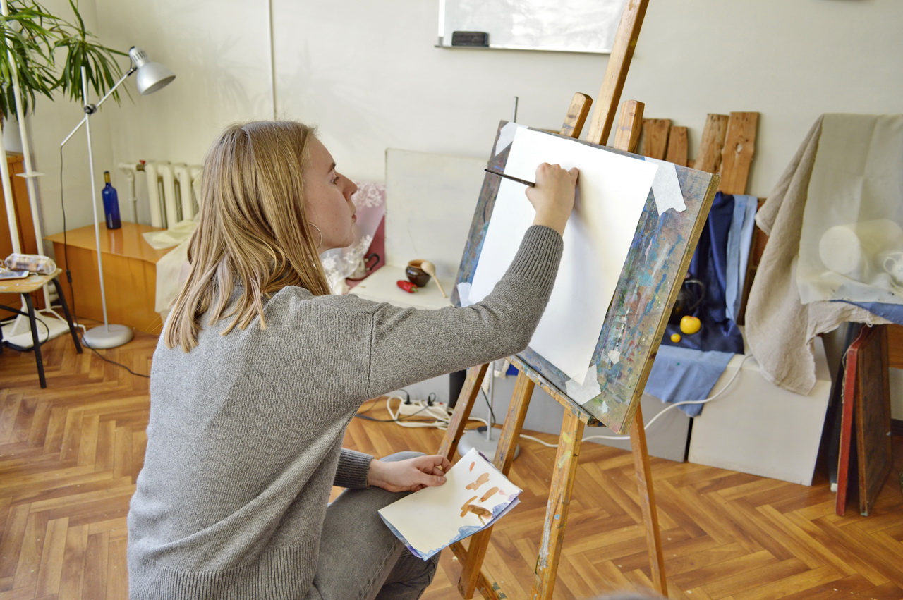 Мастер-класс по акварельной живописи провела выпускница ДХШ №2 им. В.И. Сурикова Кокорева Инесса