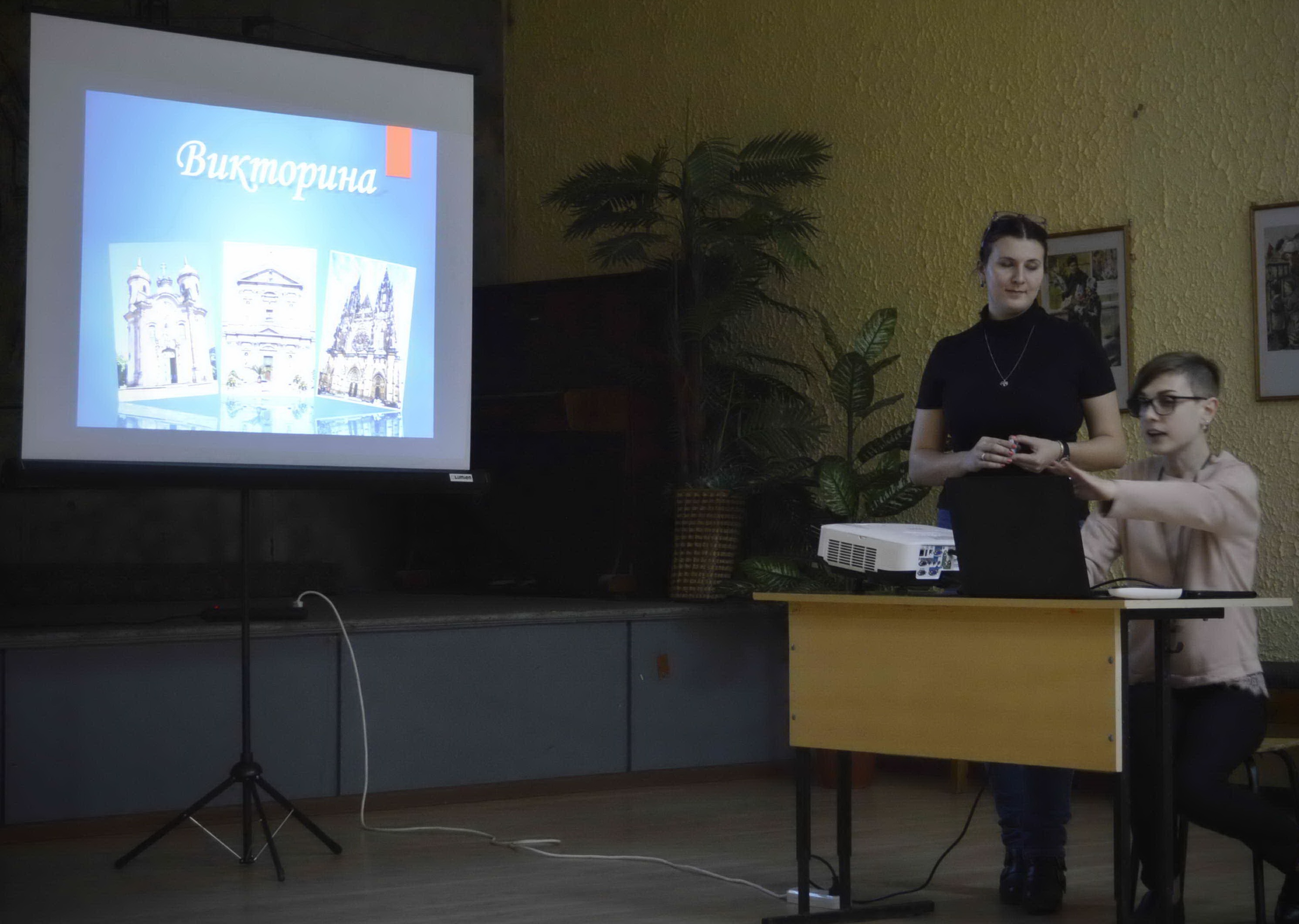 Викторина на знание фактов из истории изобразительного искусства прошла в ДХШ №2 им. В.И. Сурикова