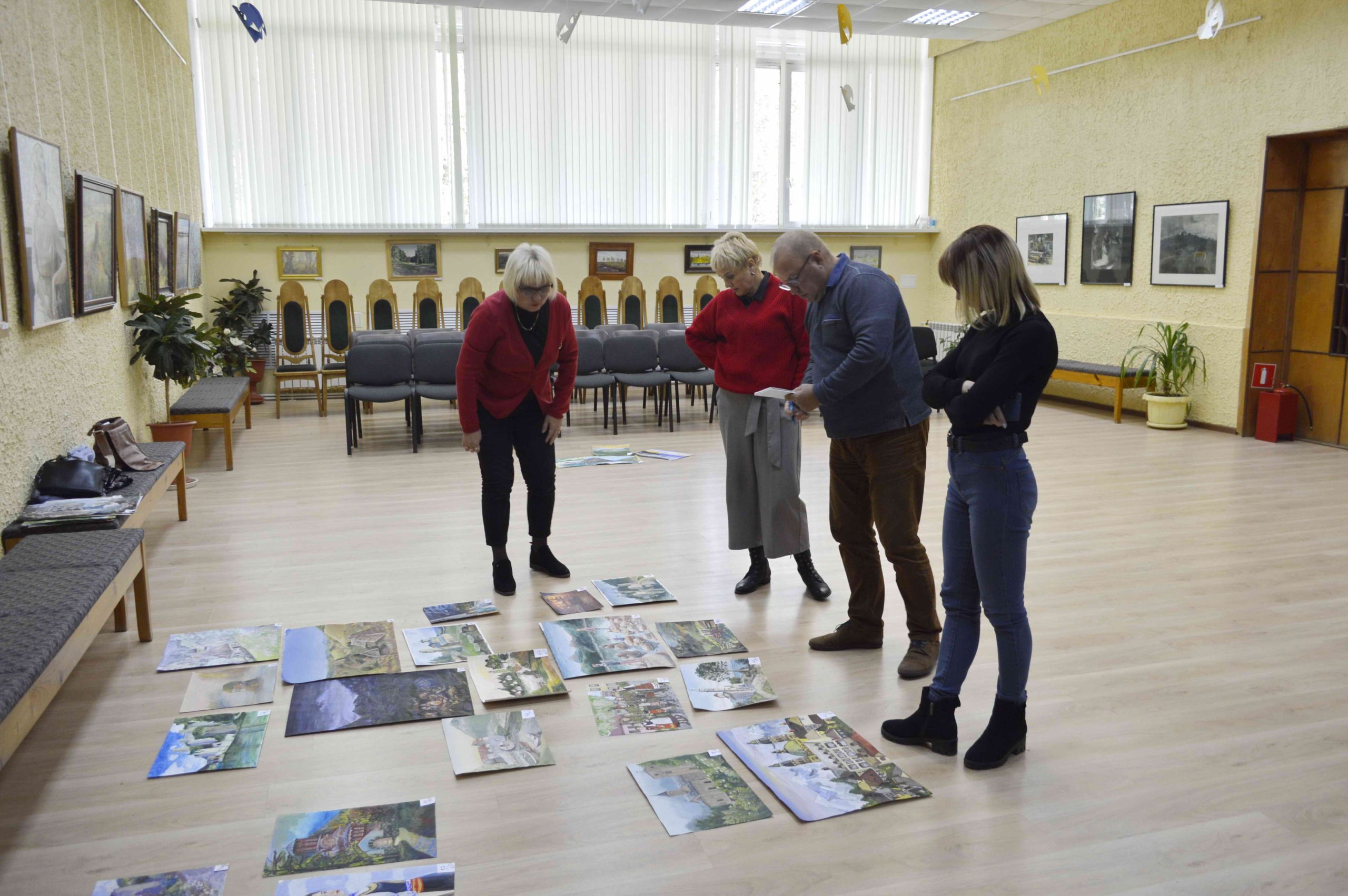 В ДХШ №2 им. В.И. Сурикова прошел Областной художественный конкурс детских рисунков «Я рисую Сербию»