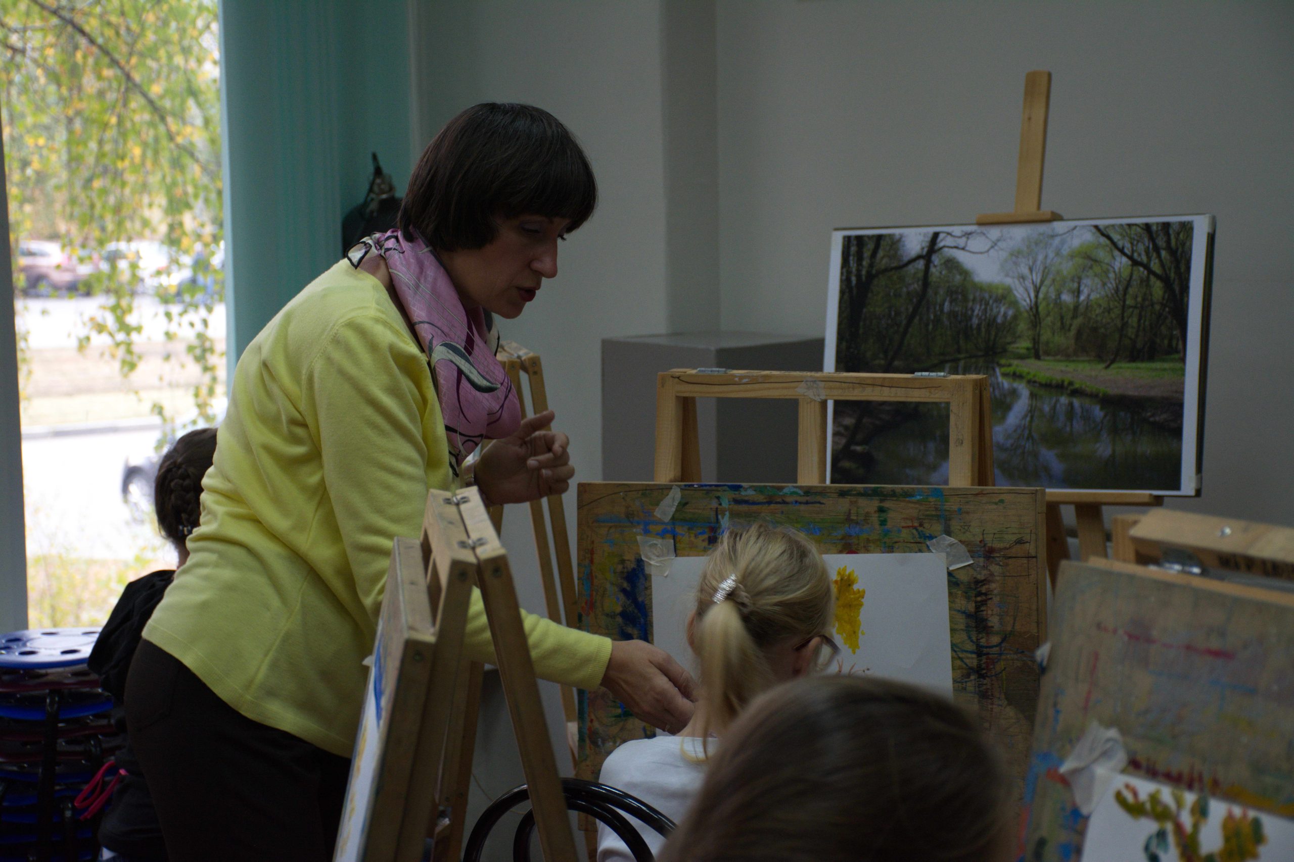 Преподаватели ДХШ №2 им. В.И. Сурикова провели открытые уроки в рамках городского конкурса профессионального мастерства 